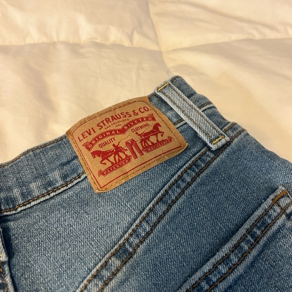 Levi's Ribcage Straight Light Blue Jeans - Picture 5 of 5